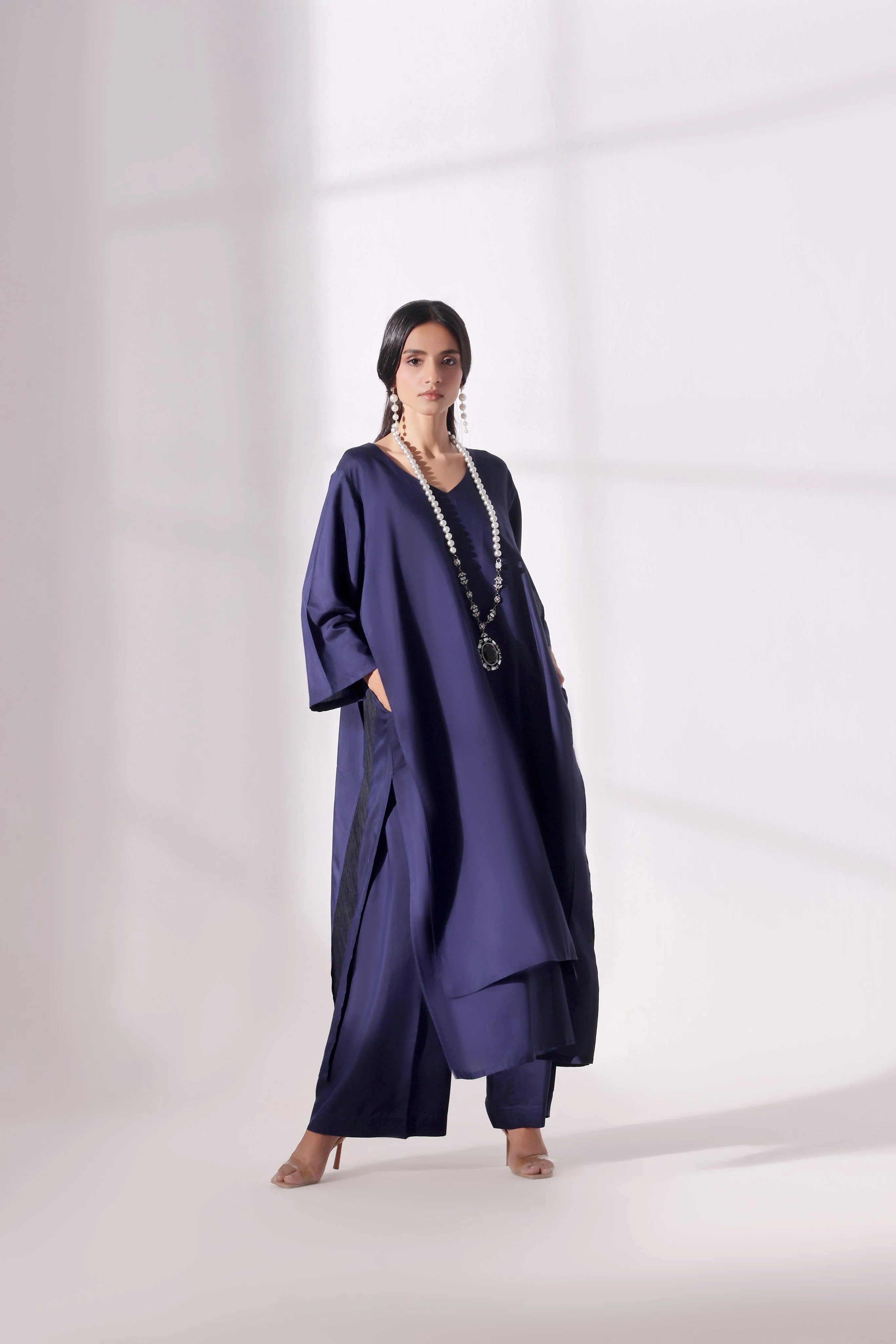 Noir Modern Minimalist - Stitched 2PC