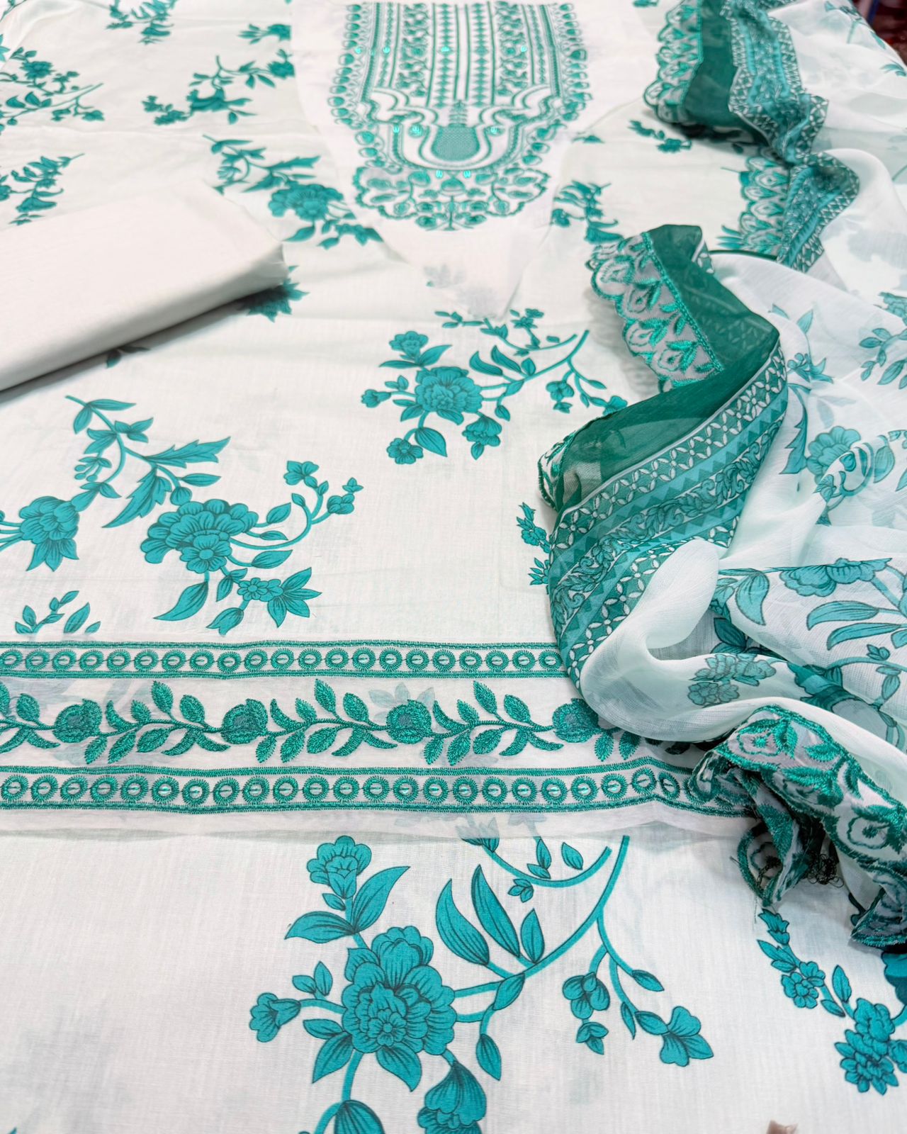 Daylight Prints - Unstitched 3PC