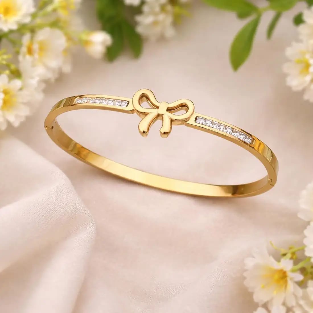 Romantic Golden Bow Bangle