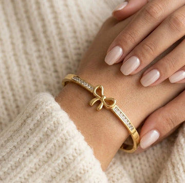 Romantic Golden Bow Bangle