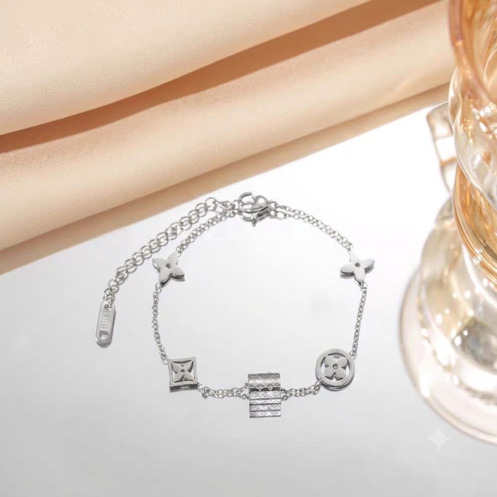 Four-Leaf Clover Bracelet