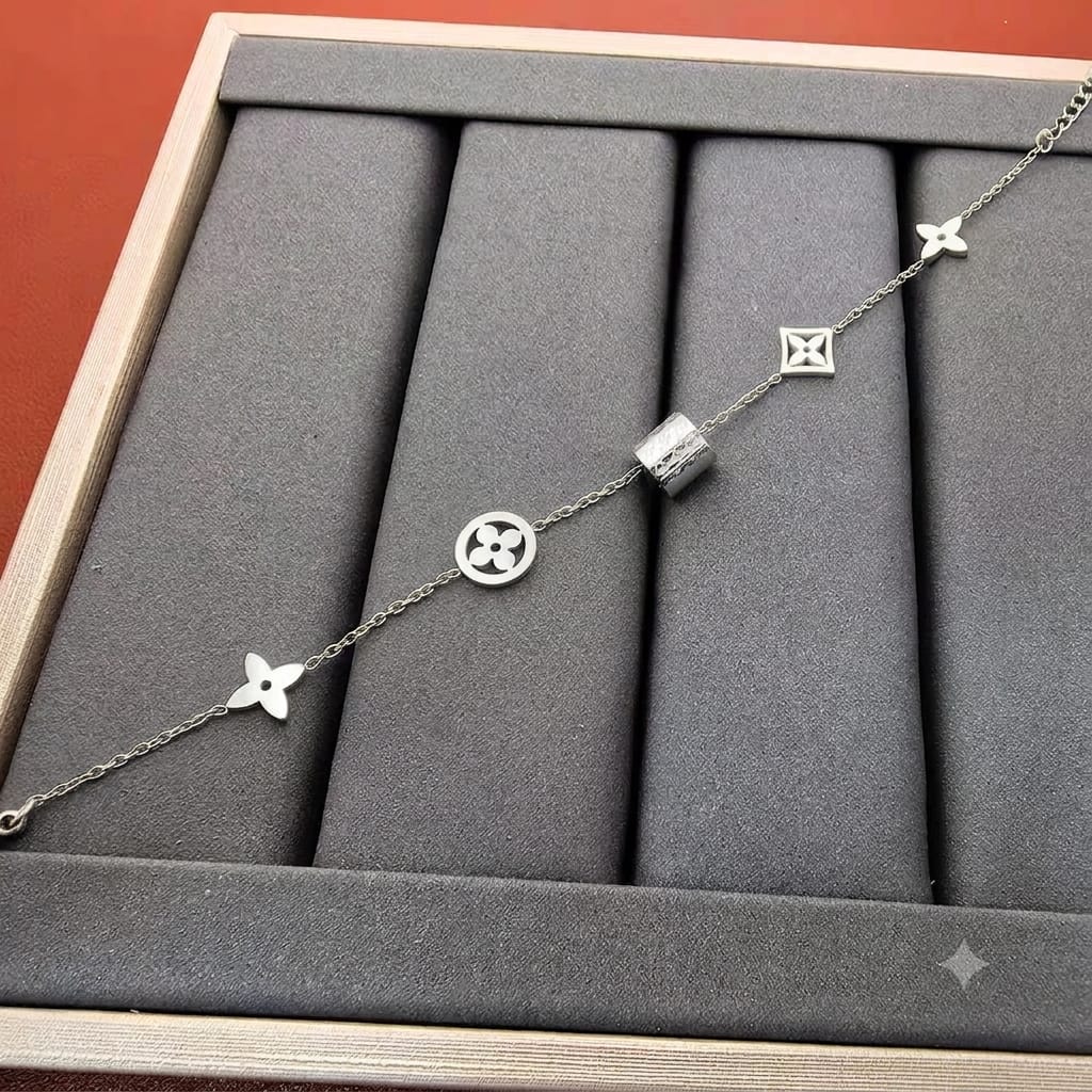 Four-Leaf Clover Bracelet